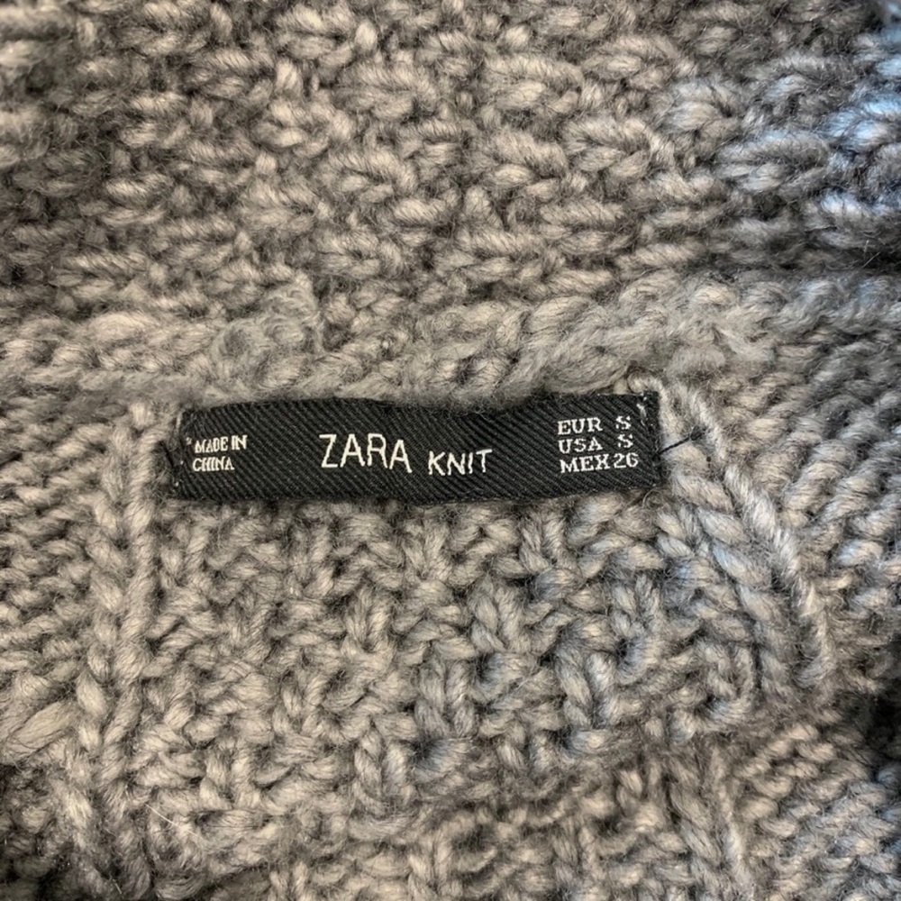 Zara Chunky Cowl Neck Heavy Knit Gray Cabled Sweater - Size Small - Picture 7 of 9